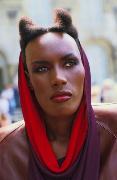 Грейс Джонс в юности Грейс Джонс в юности