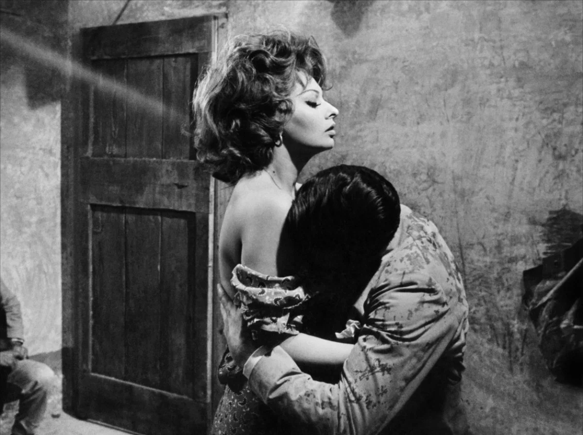 Софи Лорен в фильме "Брак по-итальянски"