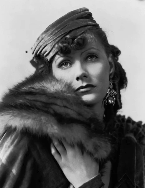 Грета Гарбо в шляпке