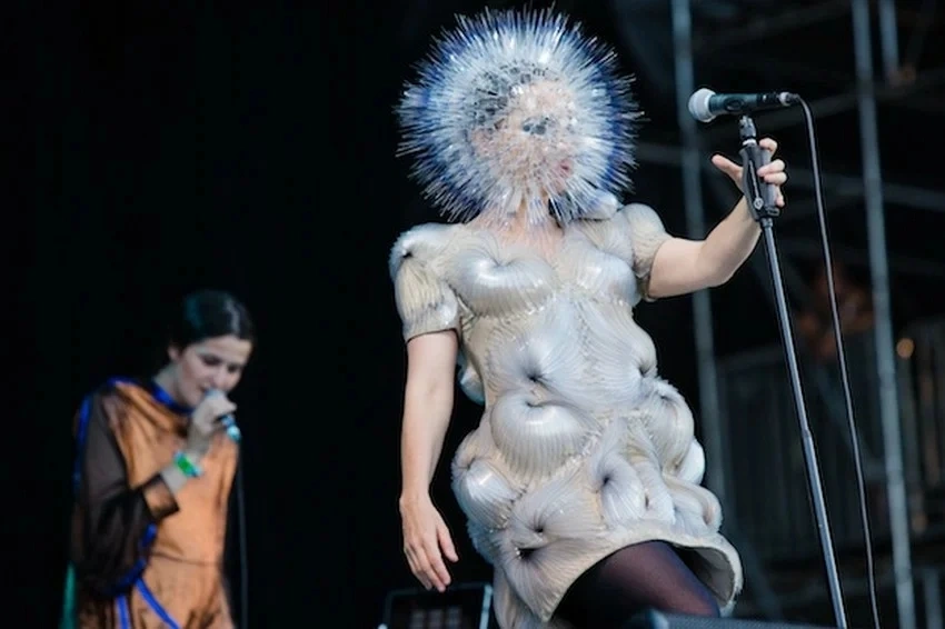 Инопланетная Бьорк Инопланетная Бьорк