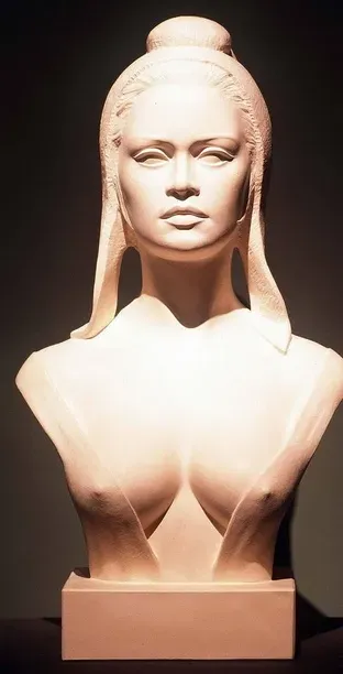 Бюст Марианны - Брижит Бардо