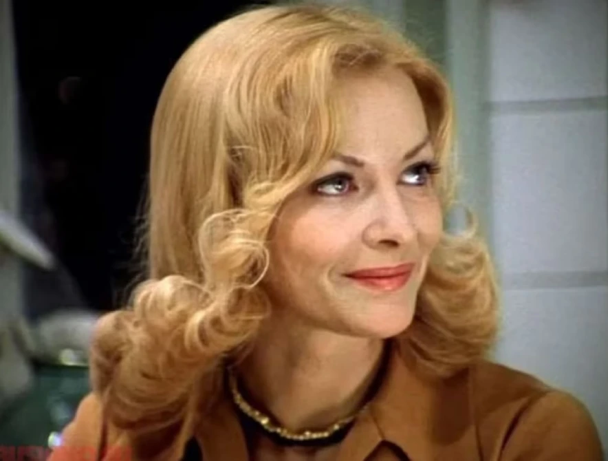 Барбара Брыльска в роли Нади в фильме «Ирония судьбы, или С лёгким паром»