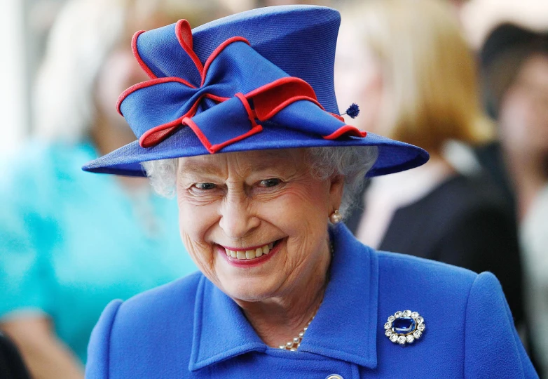 Елизавета II в шляпке Елизавета II в шляпке