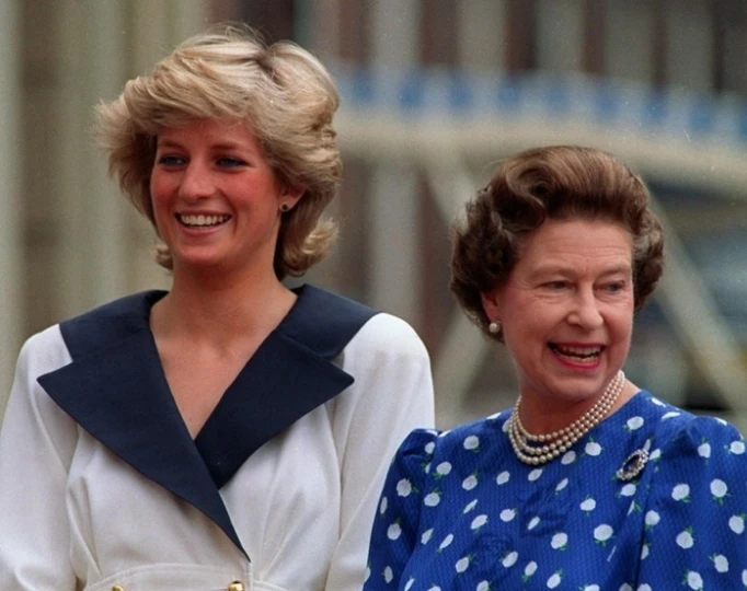 Елизавета II и принцесса Диана Елизавета II и принцесса Диана