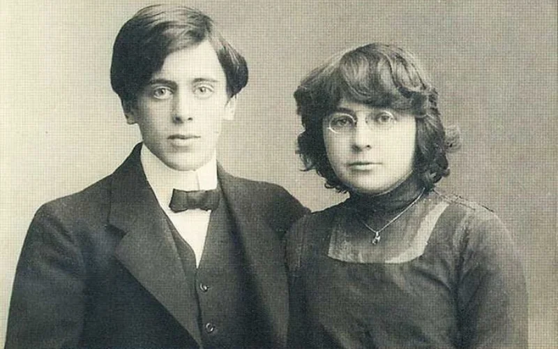 Марина Цветаева и Сергей Эфрон в 1912 году