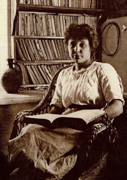 Марина Цветаеве в Коктебеле в доме Волошина, 1913 год