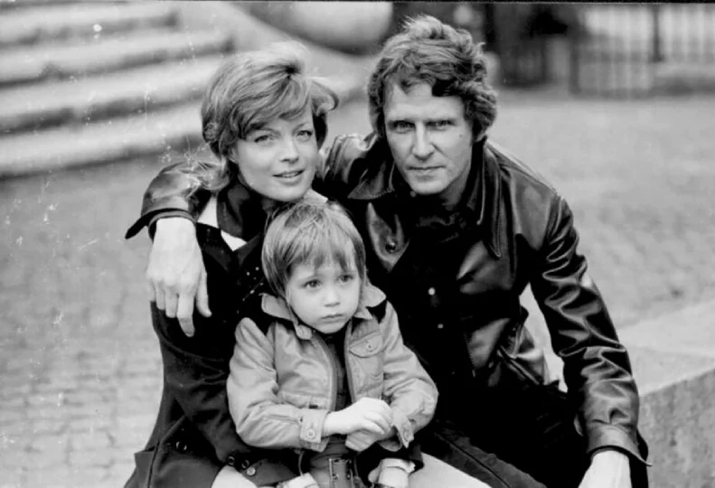 Роми Шнайдер с Гарри Майеном и сыном