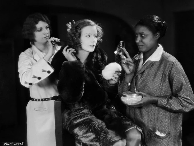 Грета Гарбо в гримерной студии MGM 